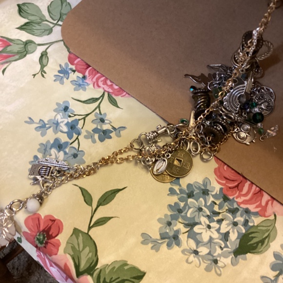 Charm & chain journal closure - Picture 6 of 6